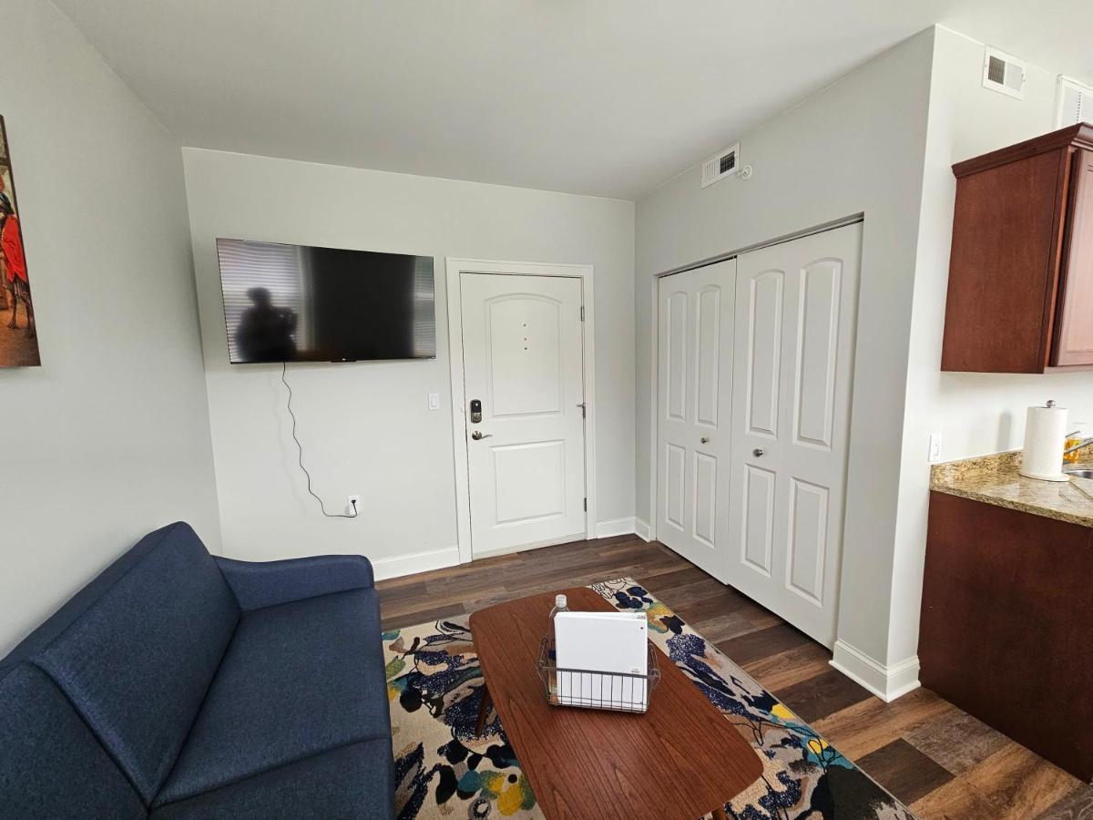 Gorgeous And Spacious At The Historic Inman - 200 Champaign