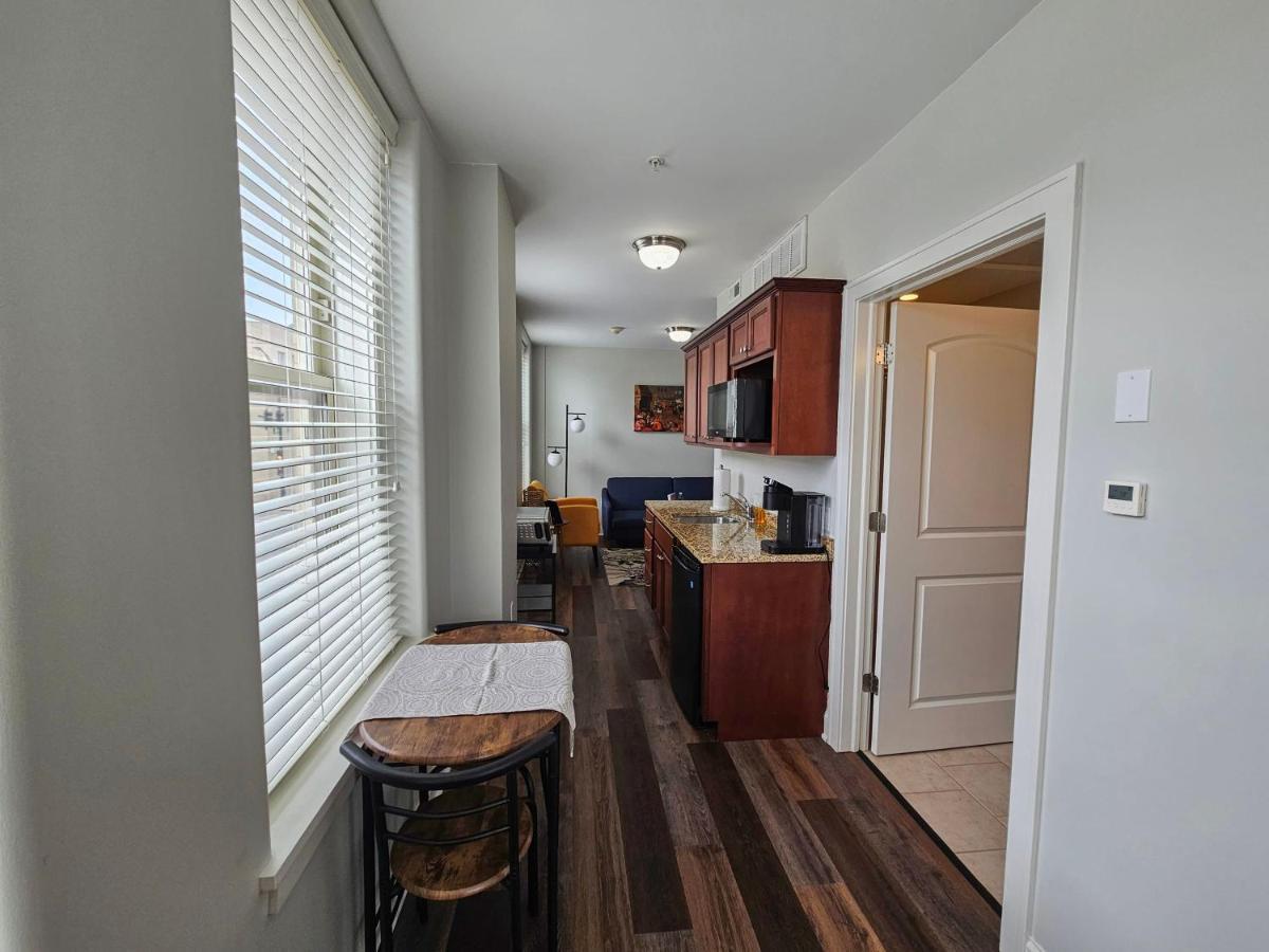 Gorgeous And Spacious At The Historic Inman - 200