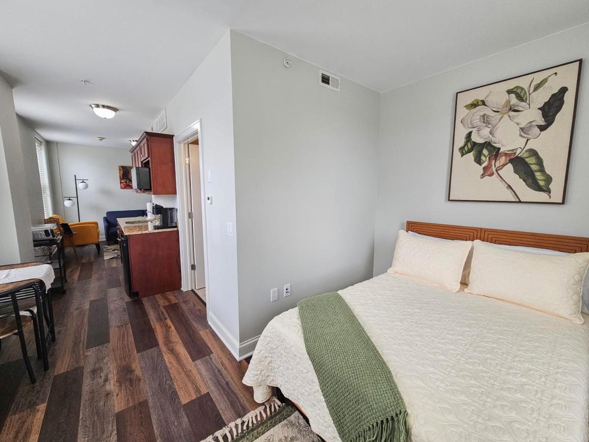 Gorgeous And Spacious At The Historic Inman - 200 * Champaign
